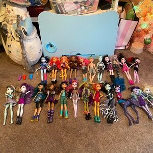 Monster high doll lot